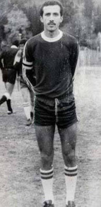 Ahmet Bey yumuar ve "Eer ETT'de ii kadrosu alr ve okuluna engel tekil etmezse transferine izin veririm." der.