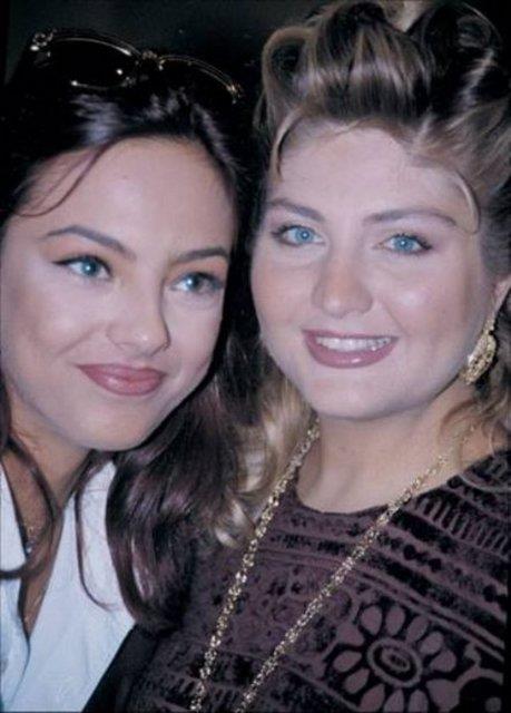 Ebru Gnde - Sibel Can