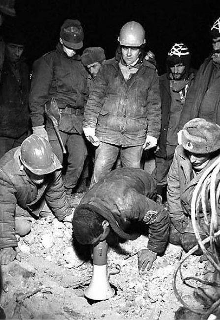 <p>7 Aralk 1988 Spitak Depremi (Ermenistan) </p>  7.2 byklndeki depremde 25.000 kii ld.