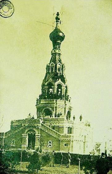 lk yerli filmimiz 1914'te Fuat Uzknay tarafndan ekilen "Ayestefenos'taki Rus Abidesi'nin Ykl"yd.