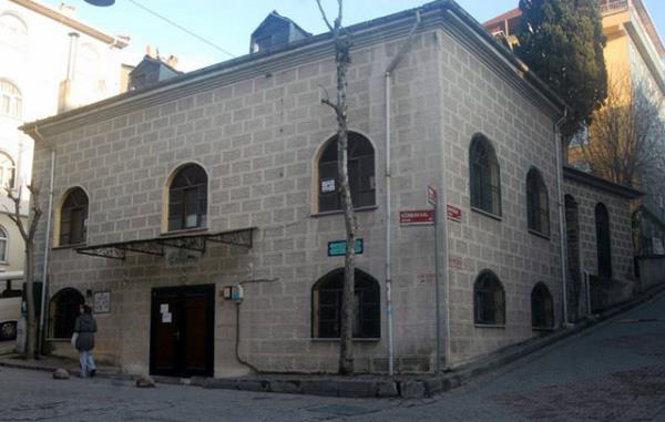 Arakiyeci Hac Cafer Aa Camii, iki adet Sakal- erif Kutusu (2010)