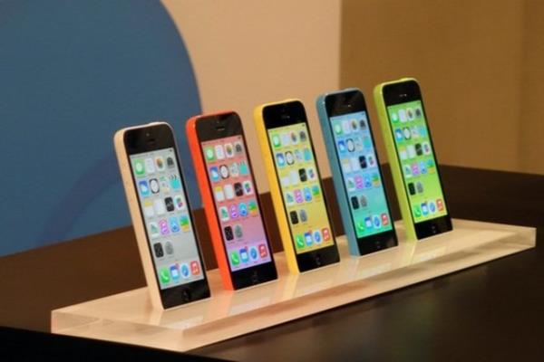 <p><b>10. iPhone 5C </b></p>  iPhone 5 ile hemen hemen ayn zelliklere sahip olan iPhone 5C'de farkl renk seenekleri bulunuyor.