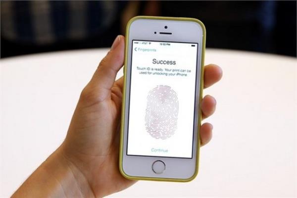 <p><b>1. iPhone 5S </b></p>  Listenin bir numarasnda yer alan iPhone 5S, iyi tasarm, kullanl zellikler ve zengin uygulama seeneklerini bir araya getiriyor.