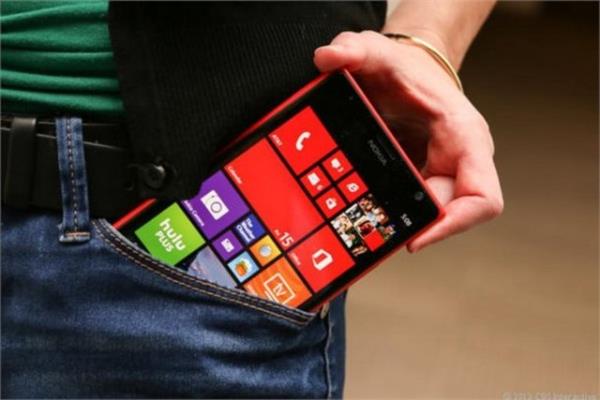 <p><b>12. Nokia Lumia 1520 </b></p>  Nokia'nn piyasaya srd bu model, ilk Windows "phablet" olma zelliini tayor.