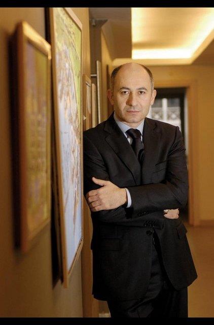 <p><b>4) Erman Ilcak / Rnesans naat </b></p>  2014 Serveti: 2.8 milyar dolar   <p>2013 Serveti: 2.5 milyar dolar</p>