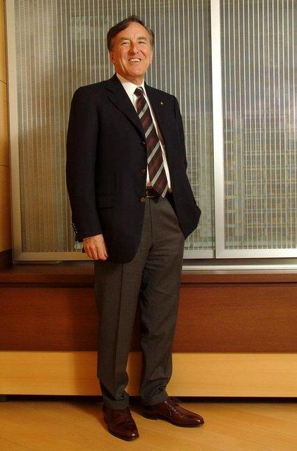 <p><b>13) Blent Eczacba / Eczacba irketler Grubu </b></p>  2014 Serveti: 1.5 milyar dolar   <p>2013 Serveti: 1.7 milyar dolar</p>