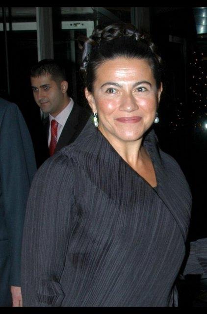 <p><b>9) Filiz ahenk / DOu Holding </b></p>  2014 Serveti: 1.8 milyar dolar   <p>2013 Serveti: 3 milyar dolar</p>