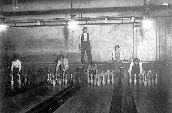 Bir zamanlar zellikle ocuklarn rabet gsterdii ve cep harln karabildii bir i koluydu. Ancak bugn bu ii artk makineler yapyor.