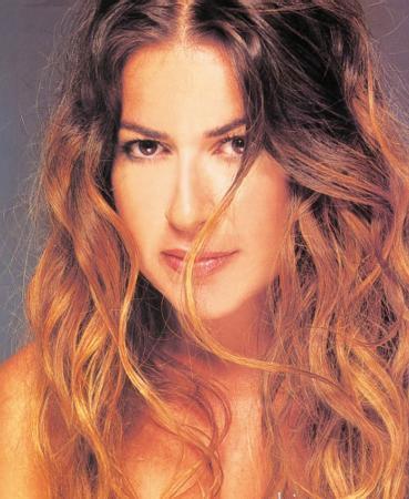 <p><b>PEK TUZCUOGLU </b></p>  startv Kurt Seyit Ve ura gibi harika bir diznin arka jeneriinin daha yava akmasn ve emei geenlerin isimlerini okuyabilmei isterdim