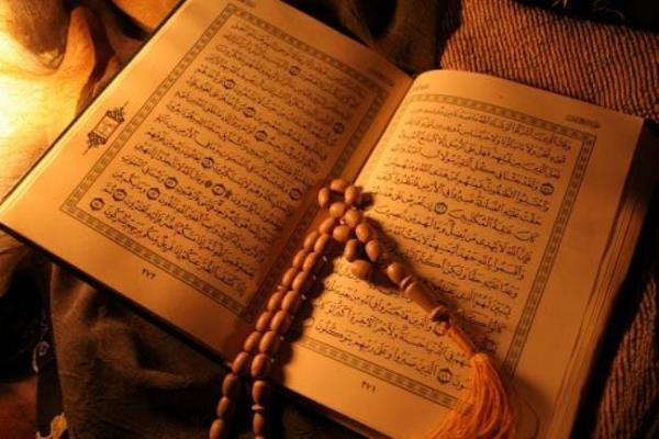 Bir hadis-i erifte yle buyururlar: 'Yce Allah, indirdii herhangi bir derdin, ifasn da indirmitir. Her derdin bir devas (yani her hastaln bir ilac ve tedavisi) vardr. lac bulunur, tedavisi yaplrsa, Allah'n izni ile hasta iyileir.' Trkemizdeki 'Dert veren Allah, derman da verir' atasz, bu hadisin en iyi ifadesidir.