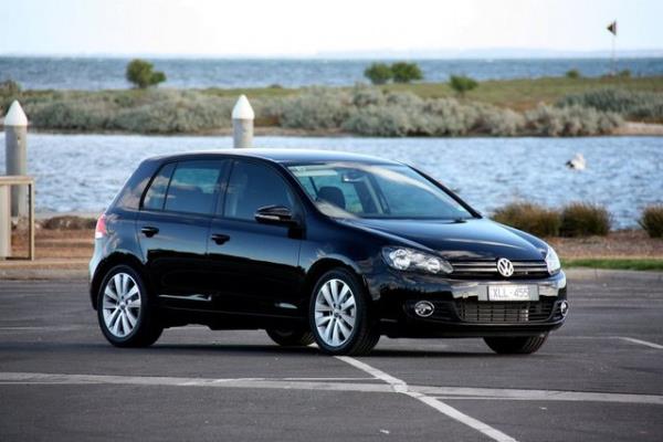 2)Volkswagen Golf