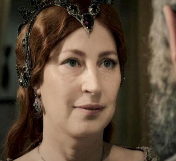 Hrrem Sultan'n kadn hastalna bal nedenlerden ld tahmin edilirken, kimi kaynaklarda da zehirlenerek ldrld iddia edilir.