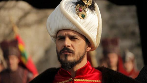 Tarihi kaynaklara gre, sradaki isim; dizide binbir entrika ile karmza kan, ehzade Mustafa'nn lmnde byk rol oynad dnlen, olu Cihangir'i nceki blmde kaybeden Hrrem Sultan.