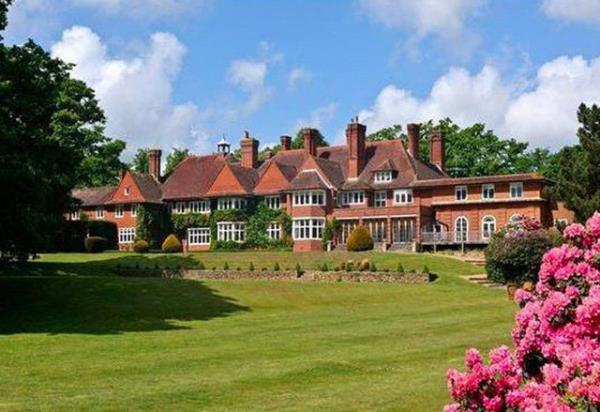 Adele'in ngiliz tarz malikanesi