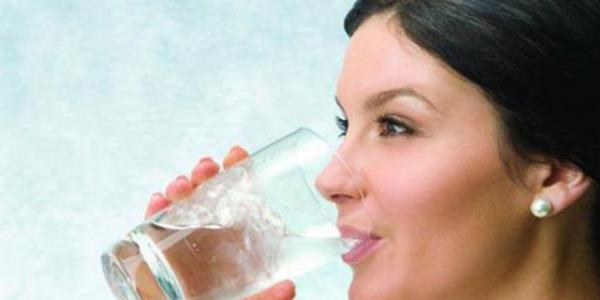 <b>Kabzlk</b> Suyun eksikliinde, vcudun kritik fonksiyonlar iin su salama grevi kaln barsandr. Su yetersiz kaldnda atk maddeler barsak iinde ok yava ilerlemeye balar bu da kabzla yol aar.