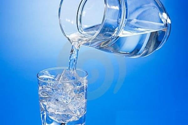 Aratrmalar gstermitir ki eer yl boyunca su tketiminizi gnlk 1,5 litre olursa, fazladan 17,400 kalori yakarsnz bu da yaklak olarak 2 buuk kiloya denk gelir.