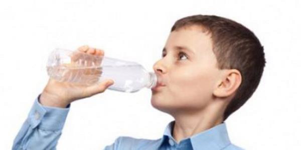 <b>Eklem ars ve sertlik</b> Btn eklemlerde byk bir ksm sudan oluan kartilaj yastkklar vardr. Vcut susuz kaldnda kartilaj zayflar ve eklem tamiri yavalar. Bylelikle ar ve rahatszlk hissi oluur.