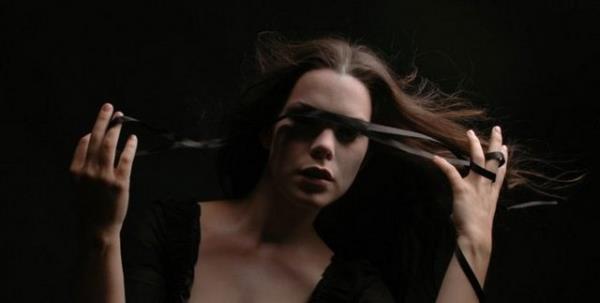 Evinizde gzlerinizi kapatarak bir yerlere ulamaya aln. Ksacas, duyularnz alk olmadnz tarzda kullann. Bu ekilde ok ender yaptnz balantlar canlandrr, beyninizin kapasitesini arttrrsnz.