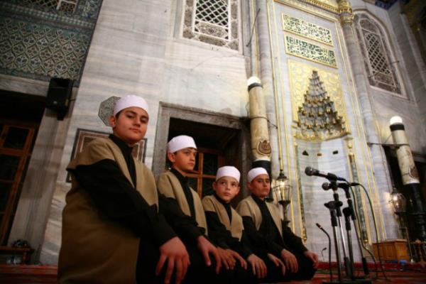 Ey yceler ycesi! Efendimiz Hazreti Muhammed'e, Muall aile efradna ve btn ashab- gznine salt u selam ederek bunlar Senden dileniyoruz; dualarmz kabul buyur ya rabbi!