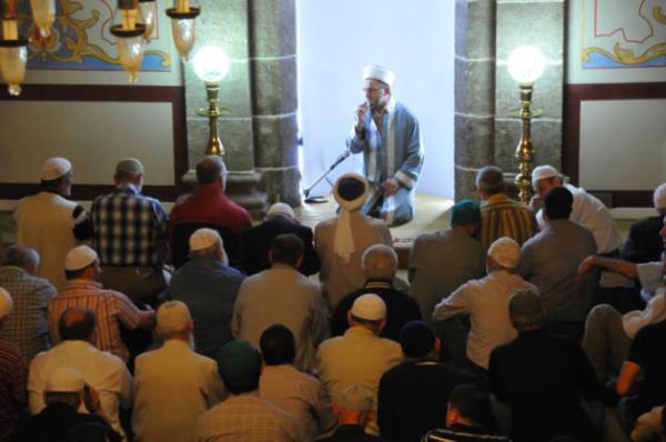 Bizleri byk-kk hatalardan, gnahlardan ve emirlerine kar isyan kokan tavr ve davranlardan arndr.. ya Rabbi lisanlarmz yalandan, gybetten, Senin sevmediin, honut olmadn btn kirli szlerden temizle.