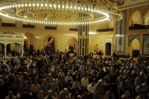 5. EY KENDSNE YKSELEN ELLER BO EVRMEYEN! Bir sre ayr dtkten sonra dnp Sana gelenleri kovmayacan vadediyorsun. Sana ynelenlere hep &#8220;Gelin, gelin&#8221; diyorsun. Ey Rab! Byle emekleye emekleye srnmeyi de gelme kabul edeceksen, msaade buyur &#8220;Biz de geldik&#8221; diyelim. Geldik ve Sana, yollarn amanszln, nefis, eytan ve hevnn imanszln, bizim de dermanszlmz ikayet ediyoruz.