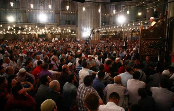 10. EY RAB! Elimizden tut, dostlarnn yzne baktn gibi bize de rahmetinle tevecchte bulun.. i dnyamz varlnn ziyasyla nurlandr ve bizi Sensizliin zulmetlerinden, zindanlarndan hals eyle; hals eyle ve eiine ba koymu kapnn u sadk kullarn yalnz brakma.