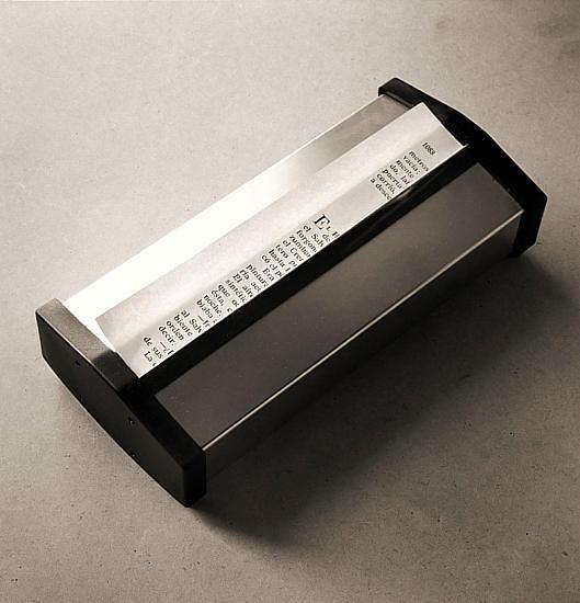 Fotoraf sanatlarnn, siyah-beyaz karelerde oynadklar bu "akl oyunlar"n zmek, dikkat istiyor.