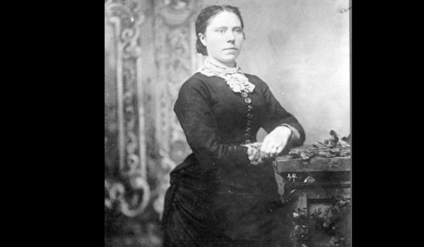 Kimse tam olarak ka kiiyi ldrdn bilmiyor, ama hayat boyunca 40'tan fazla insan ldrd kesin. Baz insanlar onun peindeki polisleri atlatmak iin kendisine l ss verdiini dnyor, dierleri ise evinde altrd ve cinayetlerine yardm ettirdii Ray Lamphere'in ilgisine karlk vermedii iin sonunda kadn ldrdn dnyor.