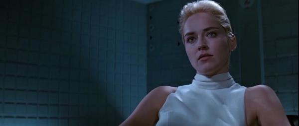 Gizemli ve tehlikeli, batan karc bir kadn "femme fatale" olarak tabir edilir. Kelime Franszcada "lmcl kadn" anlamna gelmektedir. Sinema tarihinde birok femme fatale vardr; Temel gd'de Sharon Stone'un oynad Catherine Tramell karakteri,