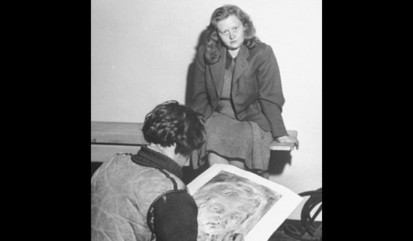 Hatta bu derilerden abajur yaptrd bile sylenir. kinci Dnya Sava'ndan sonra sava sularndan yargland. Farkl SS subaylaryla ilikisi olduundan duruma srasnda hamile olduunu sylediinde kimse armad. Hatta baba aday onu sorgulayan Yahudilerden biri bile olabilirdi. Sonunda 1967'de 60 yandayken hapishanede intihar ederek ld.