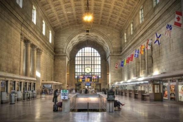 <p><b>4- Union Station, Washington D.C., ABD</b></p>  Yllk Ziyareti: 32.850.000  <p>En ok ziyareti eken sezonu: Mart-Haziran</p>