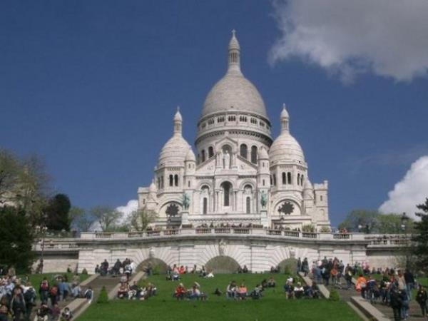 <p><b>18 Sacre Coeur, Paris Fransa</b></p>  Yllk Ziyareti: 10.500.000  <p>En ok ziyareti eken sezonu: Haziran-Austos</p>