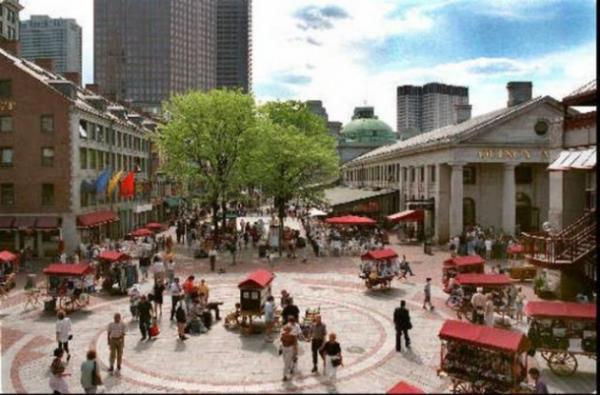 <p><b>7- Faaneuil Hall Marketplace Boston</b></p>  Yllk Ziyareti: 18.000.000  <p>En ok ziyareti eken sezonu: Nisan-Haziran</p>
