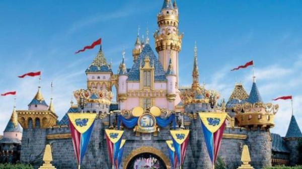 <p><b>41- Disneyland, Hong Kong</b></p>  Yllk Ziyareti: 6.700.000  <p>En ok ziyareti eken sezonu: Ekim-Kasm, Ocak-ubat, Nisan-Mays</p>
