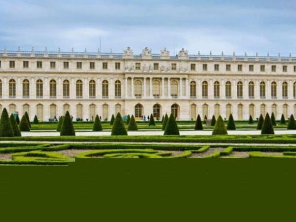 <p><b>49 Versay Saray, Fransa</b></p>  Yllk Ziyareti: 5.900.000  <p>En ok ziyareti eken sezonu: Haziran-Austos</p>