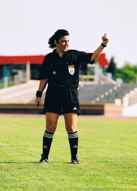 <p>Lale Orta</p>  lk FIFA kokartl kadn hakem