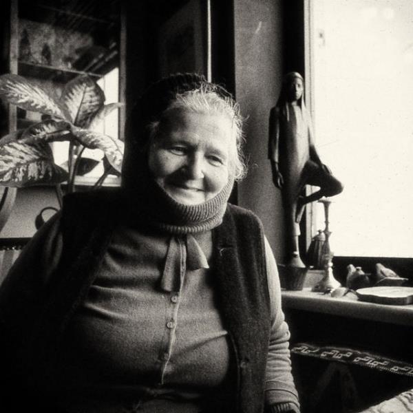 <p>Mualla Eybolu</p>  lk kadn mimar