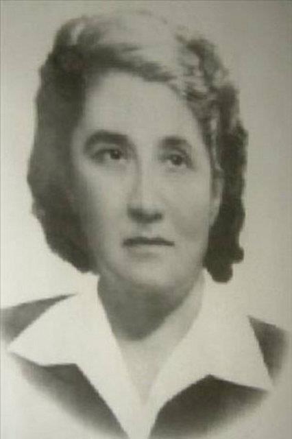 <p>Mfide lhan</p>  lk kadn belediye bakan