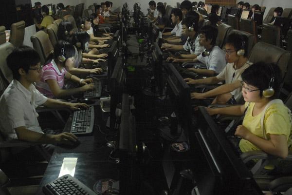 <p>2005</p>  Dnyadaki internet kullancs says 1 milyar geti.