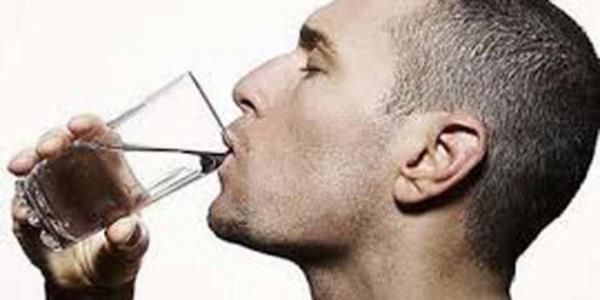 Greceli su yetersizlii vcudun baz fonksiyonlarn nce bastrr, sonra ldrr.