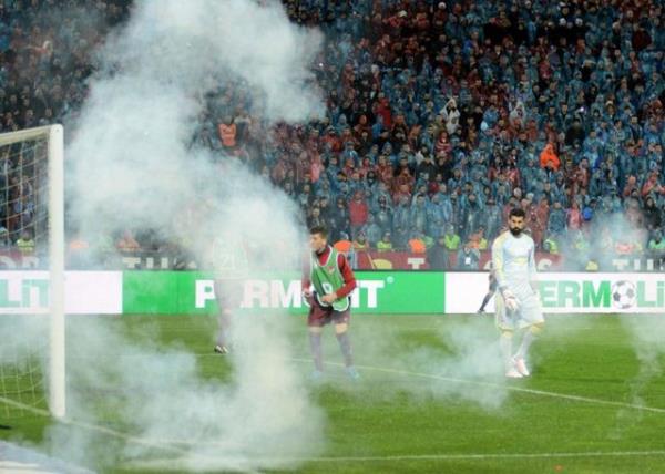 Bi insan kendi kale direini neden sker ki? nce futbolun kurallarn ren Trabzonspor