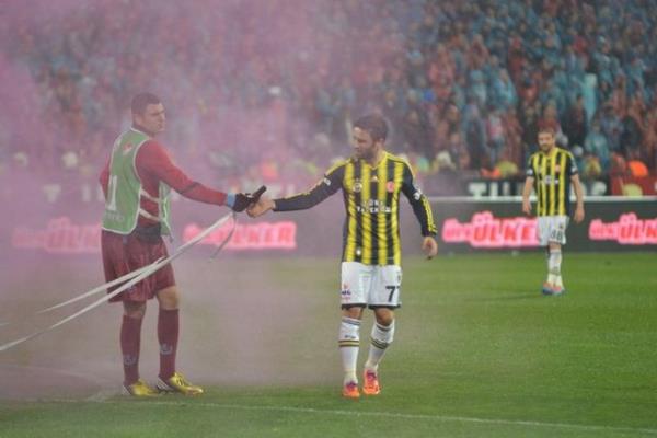 Stadn Atee verip Polis arabas deviren Fenerbahe taraftar Trabzonspor taraftarn knyor bir yama daha girdim :)