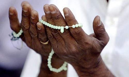 Rahmet kaplar drt gece alr. O gecelerde yaplan du, tevbe, red olunmaz. Ftr Bayramnn ve Kurban Bayramnn birinci geceleri, a'bnn onbeinci (Bert) gecesi ve arefe gecesi.