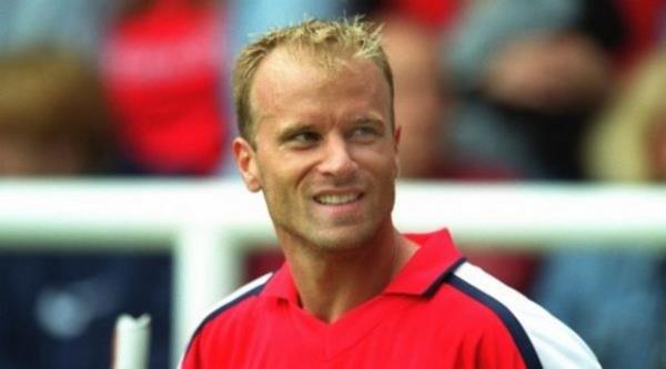 Dennis Bergkamp - Fobisi: Uak