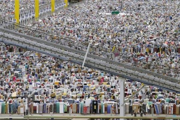 <p>8- Amazon.com </p>  Marka deeri 45,147 milyar dolar.