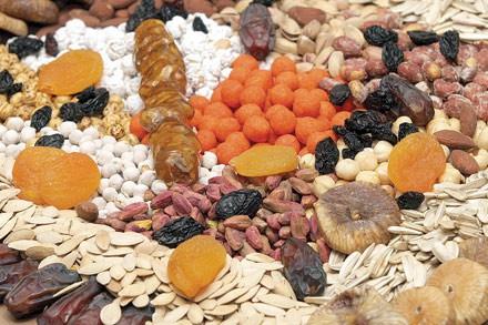 <b>KURUYEMLER:</b> Bu besinler karacierde bulunan zararl toksinleri temizliyor.