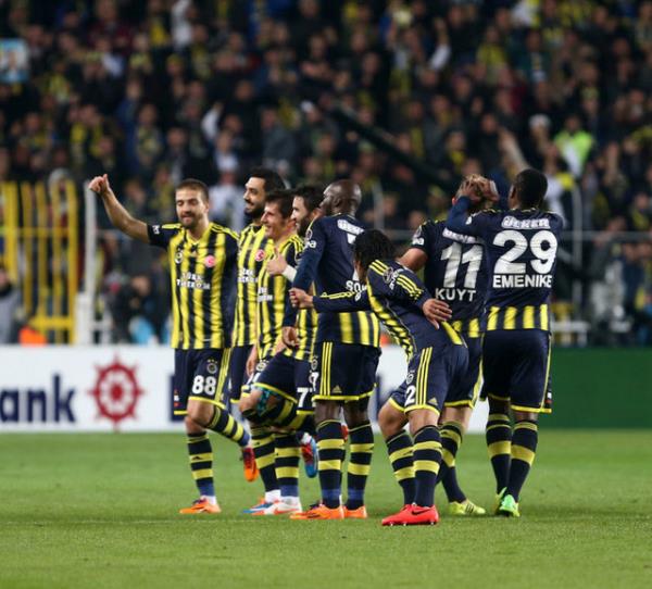Fenerbahe tek ayak zerinde!