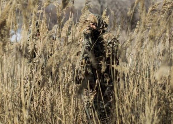 <p>Rehine kurtarma operasyonu </p>  Keskin nianclar, rehine kurtarma konusunda zel eitimler de alyorlar. Eitimlerde bir kiiyi silah ya da bakla rehin alan zanl, rehineye zarar vermeden vuruluyor.