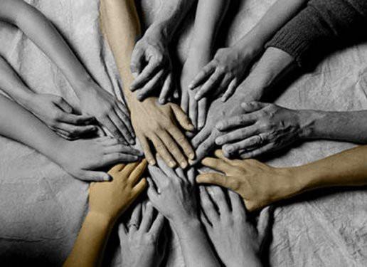 Dostuna da dmanna da yardm et. nk o zaman, dostunla daha yakn dost, dmannla da dost olursun. <b>(Cledbul)</b>