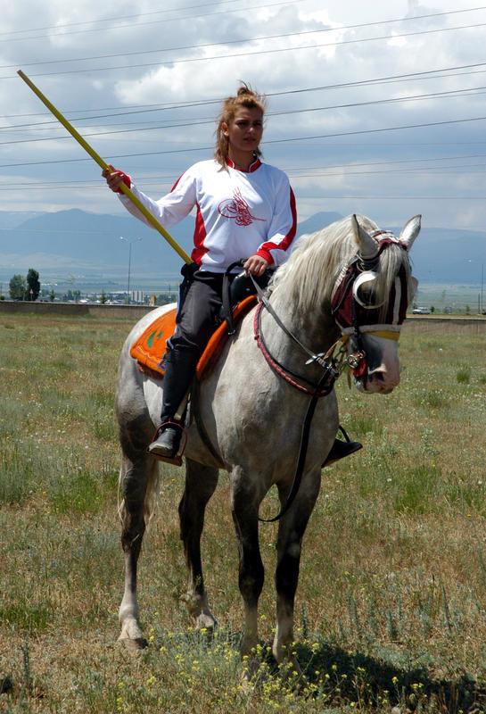 Kulp Bakan Saim nal, yapt aklamada, bayan cirit takmn kurmak iin yaklak 3 aydr altklarn syledi.